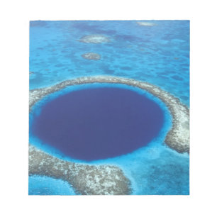 CA, Belize. Flygbild av Blue Hole (diameter Anteckningsblock
