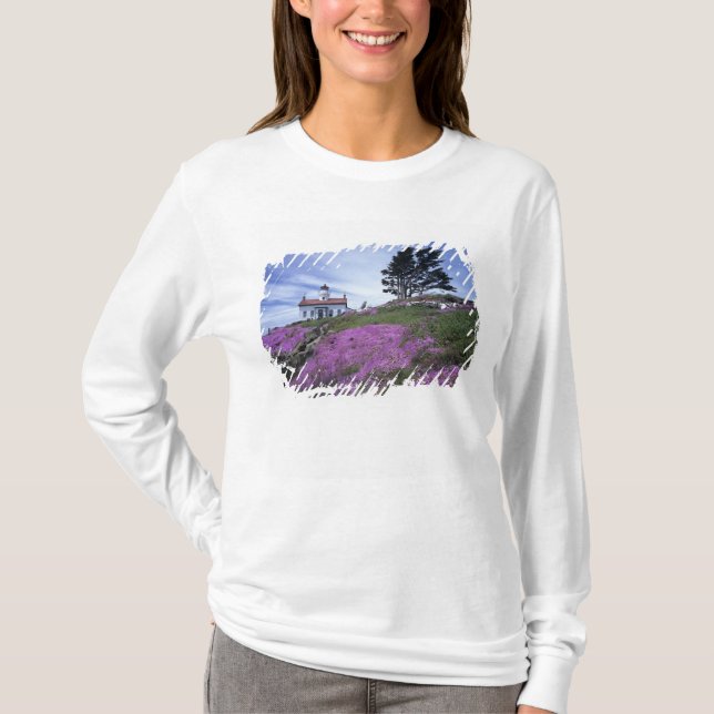 CA, Crescent City, Battery Point fyr med T Shirt (Framsida)