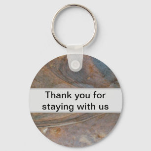 Cabin Rental Tack Stayed Wood Grain Guest Nyckelring