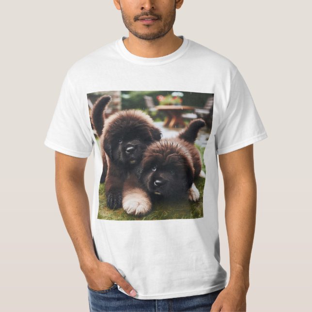 Cachorros de Terranova: Amor en Cada Patita T Shirt (Framsida)