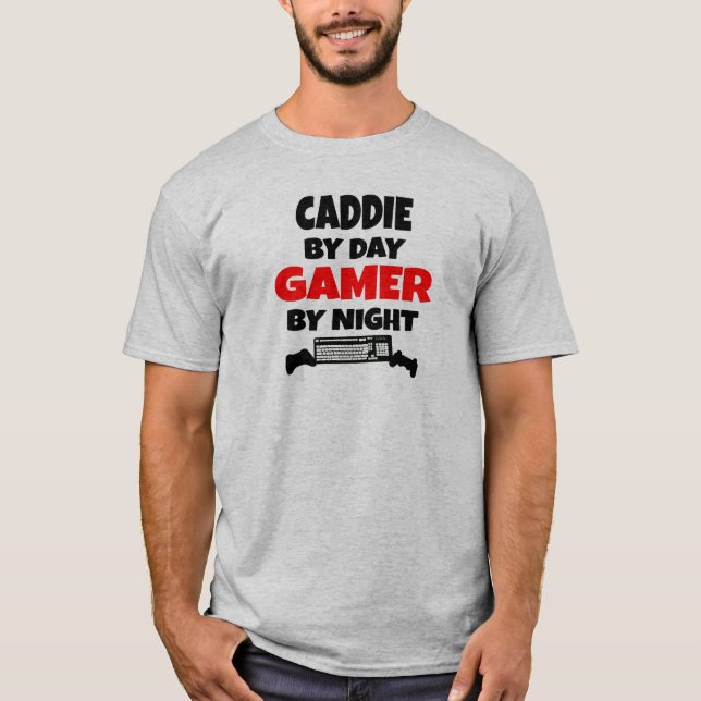 Caddie by Day Gamer by Natt Tee (Framsida)