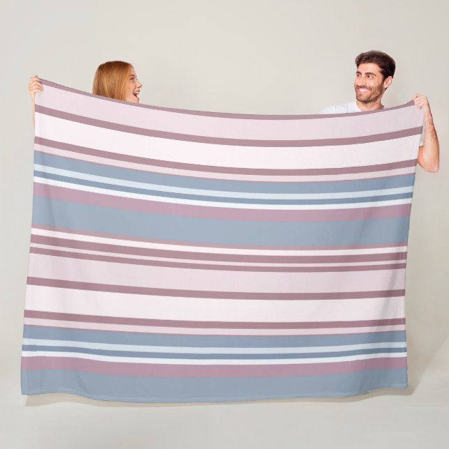 Cadet Grey and Desaturated Rose Stripes Fleecefilt (På plats)