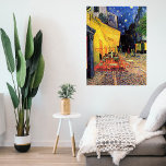 Cafe Terrace i Night av Vincent van Gogh Canvastryck<br><div class="desc">Cafe Terrace på Ställe du Forum av Vincent van Gogh är en vintage bra konst post impressionism arkitektonisk citysmmålning. En yttre syn på en restaurang med bord, stolar, servitörer och människor som äter. En vacker natt med stjärnor i himlar i Arles, Frankrike. Om konstnären: Vincent Willem van Gogh (1853-1890) var...</div>