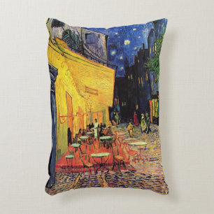 Cafeterrassen om natten av Vincent van Gogh Prydnadskudde