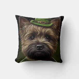Cairn Terrier hund i St. Patrick's Day dräkt Kudde