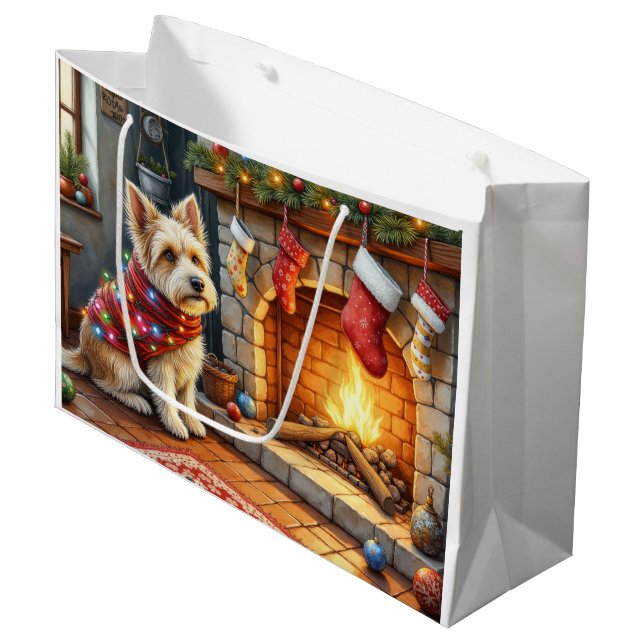 Cairn Terrier Sitting Fireplace Christmas Lights (Framsidan Vinklad)