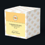 Calendula Marigold Wildbloms Bath Bomb Box Presentaskar<br><div class="desc">Calendula marigold-bomblåda för ditt hemmade badbomber med marigold- eller kalendulininfusion eller doftblandningar. Fullt anpassade, så att det kan användas för vilken doft eller smak som helst - inte bara kalendula. Använda din egen bakgrund mönster och/eller bild i cirkeln, ändra "namn" för din tvål eller gåva, manusets typografilinje under den, "homemade...</div>