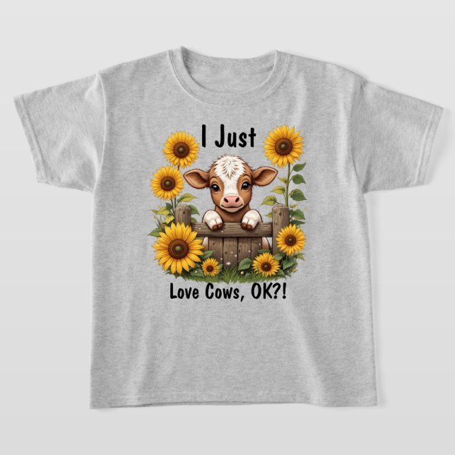 Calf söker över stängsel omgiven av solblommor t shirt (Laydown)