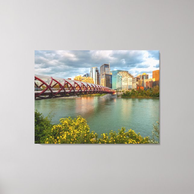 Calgary Peace Bridge och stadsbild  Canvastryck (Framsida)