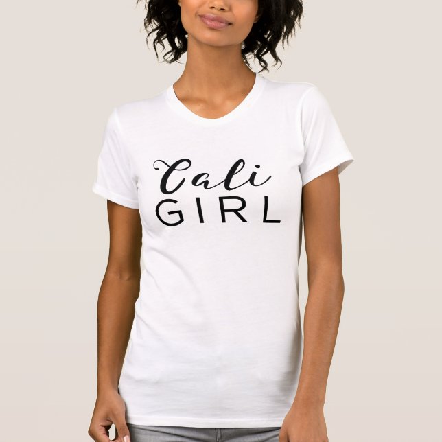 CALI Flicka Trendig Svart Skript Kalligrafi Modern Tee (Framsida)