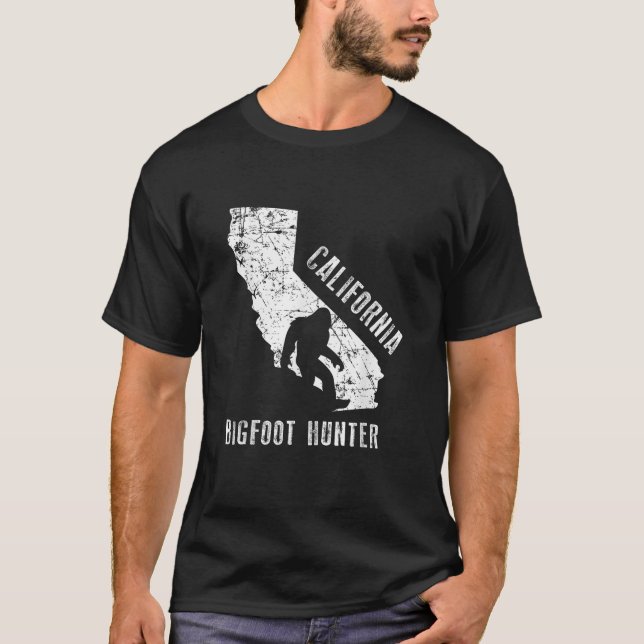 California Bigfoot Hunter Funny Sasquatch Gift T Shirt (Framsida)