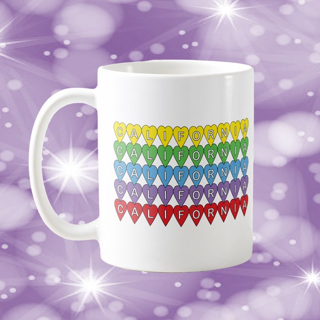 California Colorful Hearts Mönster Kaffemugg (A mug with the word California in yellow, green, blue, purple and red hearts.)