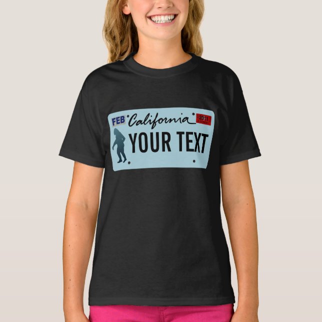 California Sasquatch License Plate Tee Shirt (Framsida)