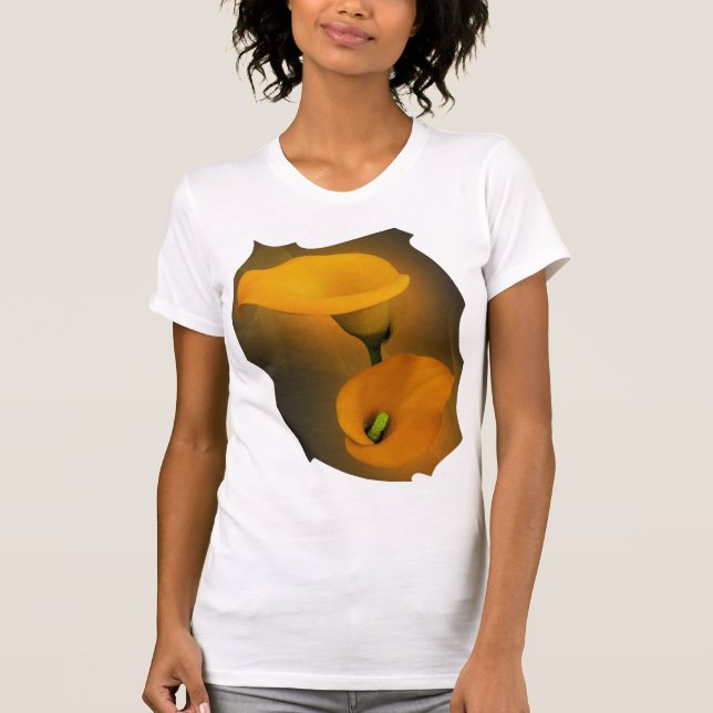Calla Lily Warm Gult Mist Background T Shirt (Framsida)