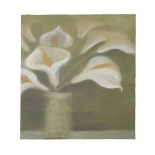 Calla skär blommor i ett konstnärligt stillliv i V Anteckningsblock
