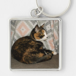 Callie Cat på Soffa Fyrkantig Silverfärgad Nyckelring