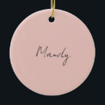 Calligrafi Elegant Ro Guld Plain Simple Namn Julgransprydnad Keramik<br><div class="desc">Tittar du för en vacker kalligrafi med en estetisk handstil? Den här enkla,  öga-fångstdesignen är till för dig. Den här produkten imponerar omedelbart på dem som ser den. Bran och den smakfulla utformningen återspeglar omedelbart kvaliteten på ditt förhållande och din familj.</div>