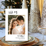 Calligraphy Bröllop Bordsnummer Dubbla Sided<br><div class="desc">Elegant Calligraphy Script Bröllop Bordsnummer Dubbla Sided with anpassningsbar personlig foto. Hjälp dina gäster att enkelt hitta rätt på med de här enkla dubblorna för bordsnummer på eleganten. Lägg enkelt till foton,  siffror,  namn och datum! Har en söt calligraphy "the bröllop of"-skript och anpassningsbar-fotomall.</div>