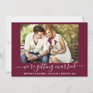 Calligraphy Burgundy Gifta sig Spara Datumet