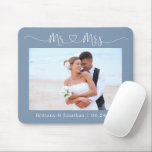 Calligraphy Heart, mrs Bröllop Dusty Blue Musmatta<br><div class="desc">Modern,  minimalistisk,  enkel kalligrafi,  skript Mr. och Heart Bröllop Bride and Groom Photo Mouse Pad - Dusty Blue</div>