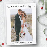 Calligraphy Red Heart Married and Merry Julkort<br><div class="desc">Modern minimalistisk,  enkel Calligraphy Red Heart-skript,  gift och Merry Bröllop Photo Helgdag-julkort</div>