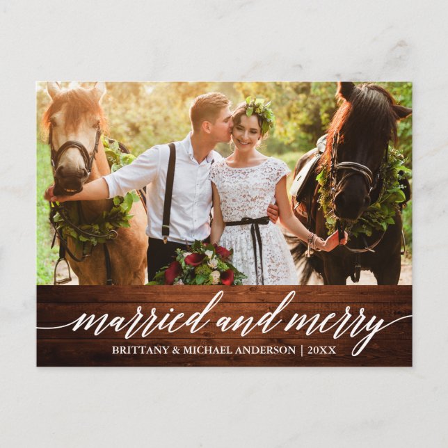Calligraphy Wood Married and Merry Bröllop Photo Vykort (Framsida)