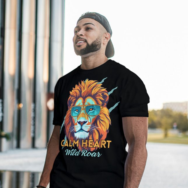 Calm Heart, Wild Roar – Lion Energy Motivational T T Shirt (Skapare uppladdad)