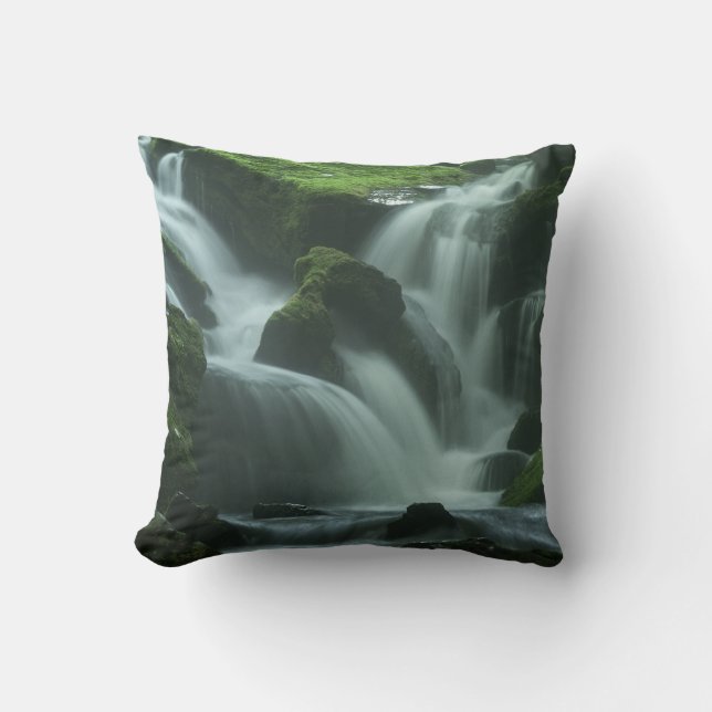 Calming Waterfall Kudde (Framsida)