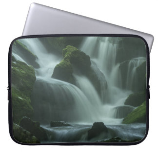 Calming Waterfall Laptop Fodral