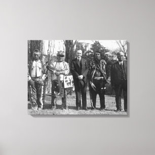 Calvin Coolidge med Osage indier fotograferar Canvastryck