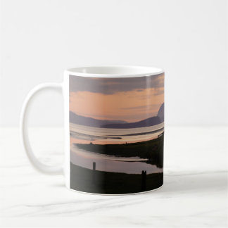 Camano Island, WA, vid solnedgång Klassisk mugg
