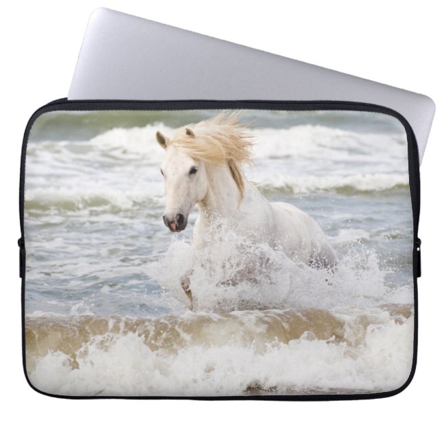 Camargue Horse i Surfan Laptop Fodral (Framsidan)