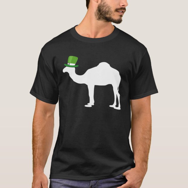 Camel Leprechaun Irish St Patrick Day T Shirt (Framsida)