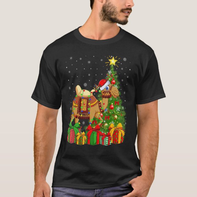 Camel   Xmas Holiday Santa Camel Christmas Tree T Shirt (Framsida)