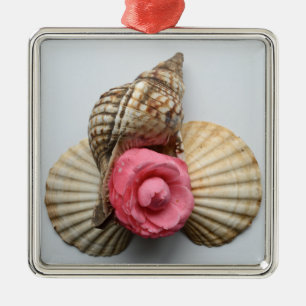 Camelliaen och snäckorna julgransprydnad metall