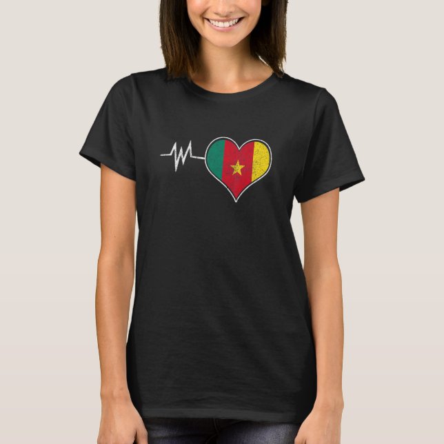 Cameroon Cameroonian Flag Proud Heart Love Flag Me T Shirt (Framsida)