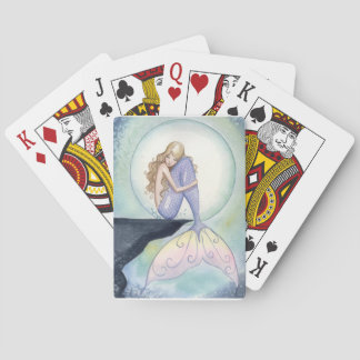 Camille Grimshaw på vilar sjöjungfrun som leker Spelkort