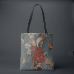 Camille Monet på japanska Costume av Claude Monet Tygkasse<br><div class="desc">La Japonaise, Camille in Japanska Costume (1876) av Claude Monet är en vintage konstmålning av bra porträtt som ger konstnärens hustru Camille Monet en blonde wig och som är klädd i en traditionell japansk kimono och som håller i fläkt. Om konstnären: Claude Monet (1840-1926) var en av grundarna av den...</div>