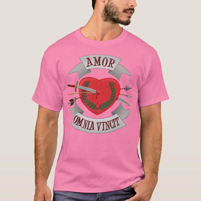 Camiseta Amor Omnia Vincit T Shirt (Framsida)
