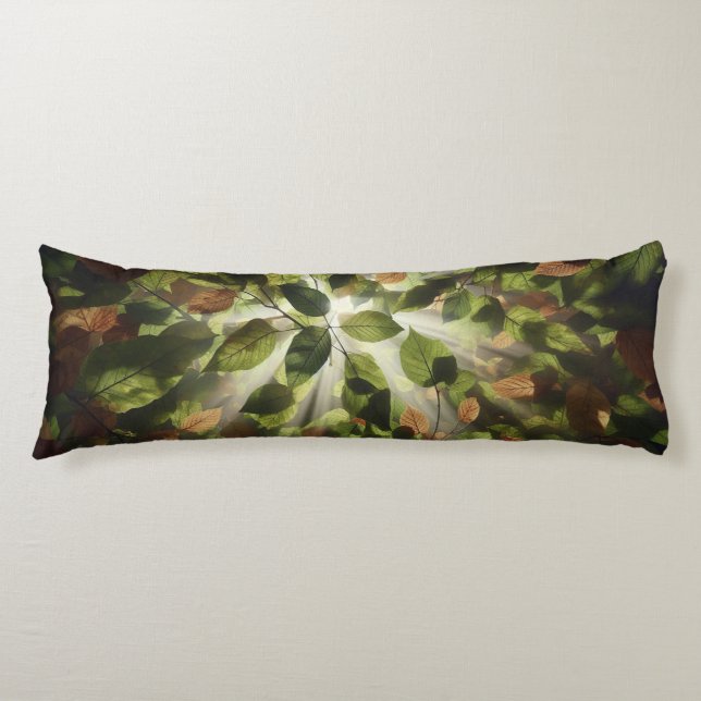 Camo Canopy – En Fridfull Skogsoas Kroppskudde (Framsidan)
