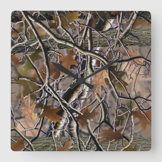 Camo Clock som blandar sig i huset som alla andra Fyrkantig Klocka (Framsida)