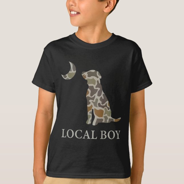 Camo Southern Local Boy Duck Hunting Black Lab Out T Shirt (Framsida)