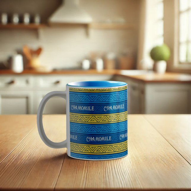 Camomile Tea Vibrant Yellow & Blue Celtic Stripes Två-Tonad Mugg (Skapare uppladdad)