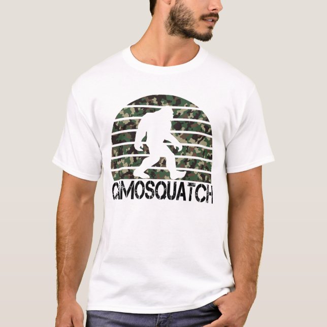 Camosquatch Funny Bigfoot T Shirt (Framsida)