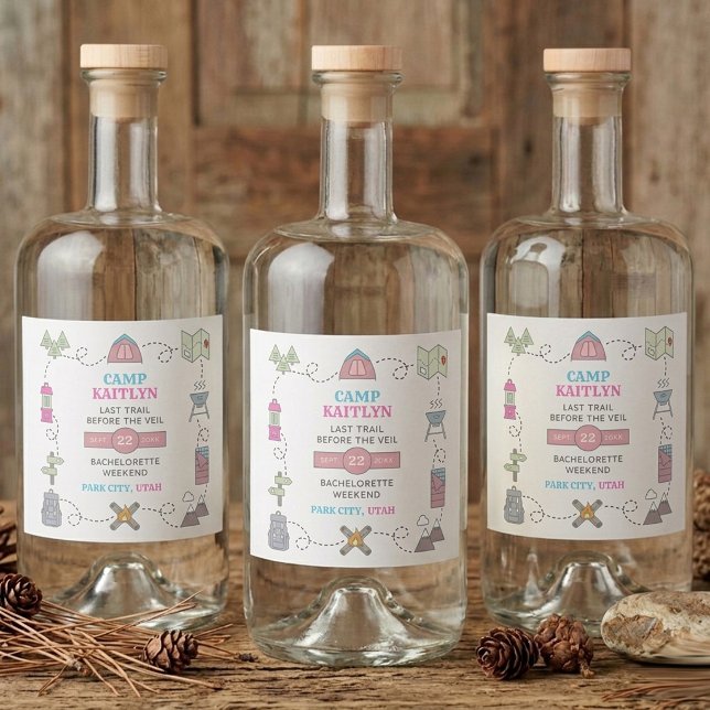 Camp Bach Wilderness Bachelorette Party Spritflaskor Etikett (Skapare uppladdad)
