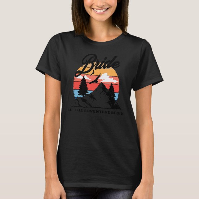Camp Bachelorette Brud Rustik Utomhusbröllop Par T Shirt (Framsida)