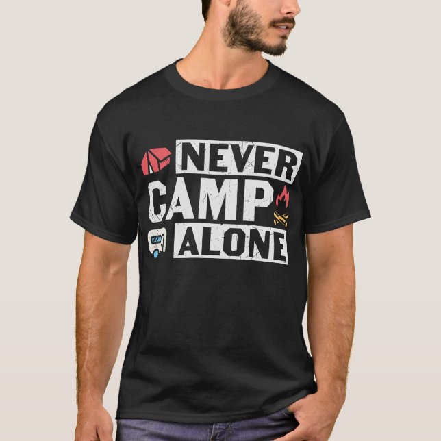 Camp-Ensam aldrig T Shirt (Framsida)