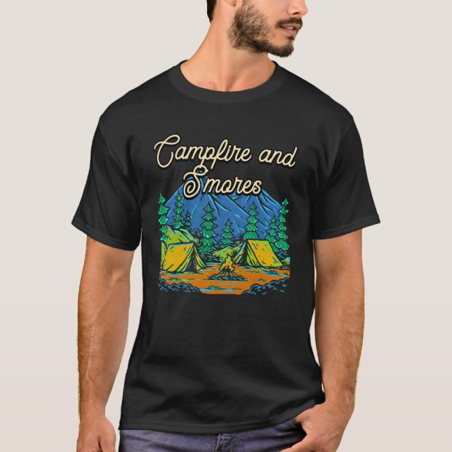 Campfire and Smores Foodie Camping Food Camper T Shirt (Framsida)