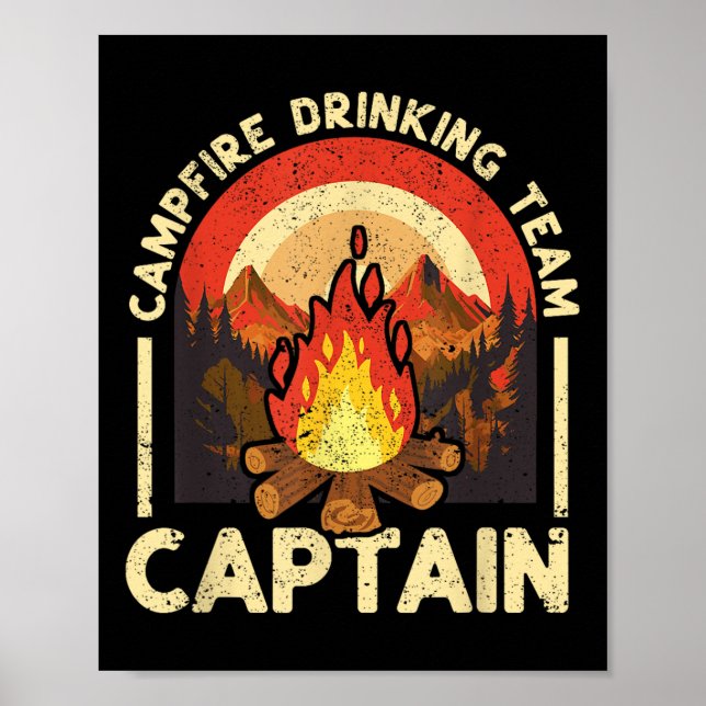 Campfire Drinking Team Kapten Funny Camping Outdo Poster (Framsidan)