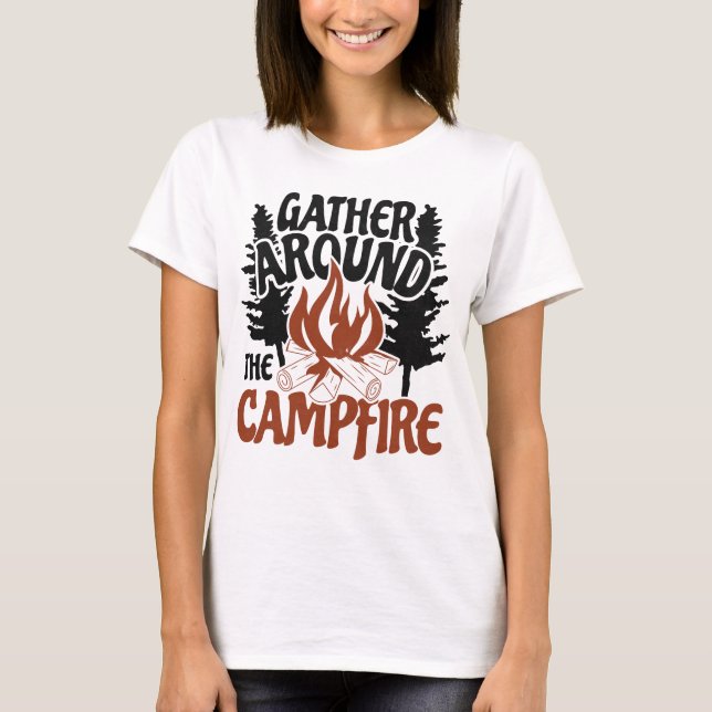 Campfire Nights Mysigt utomhus Äventyr T Shirt (Framsida)
